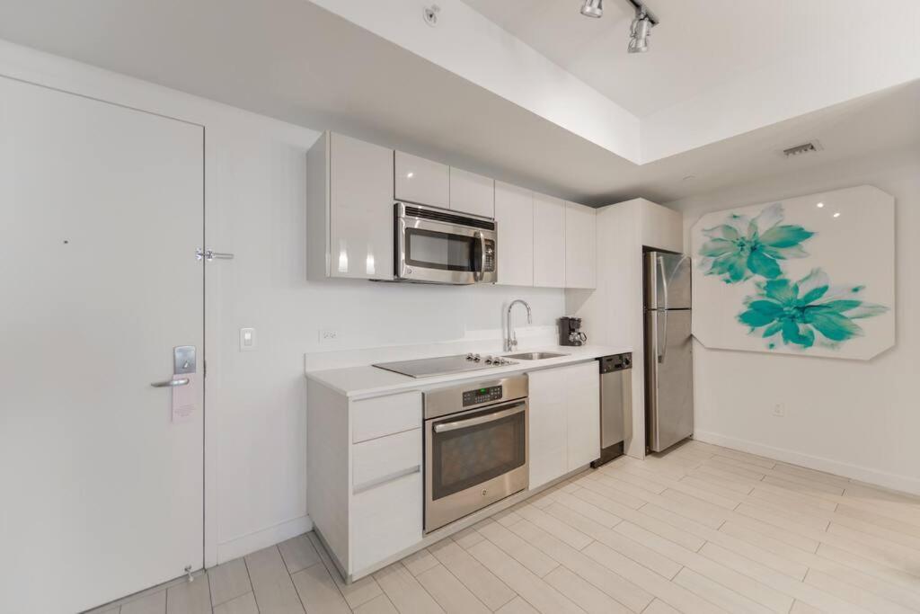 Cozy 1Br Condo Beachwalk Resort Hallandale Beach Extérieur photo